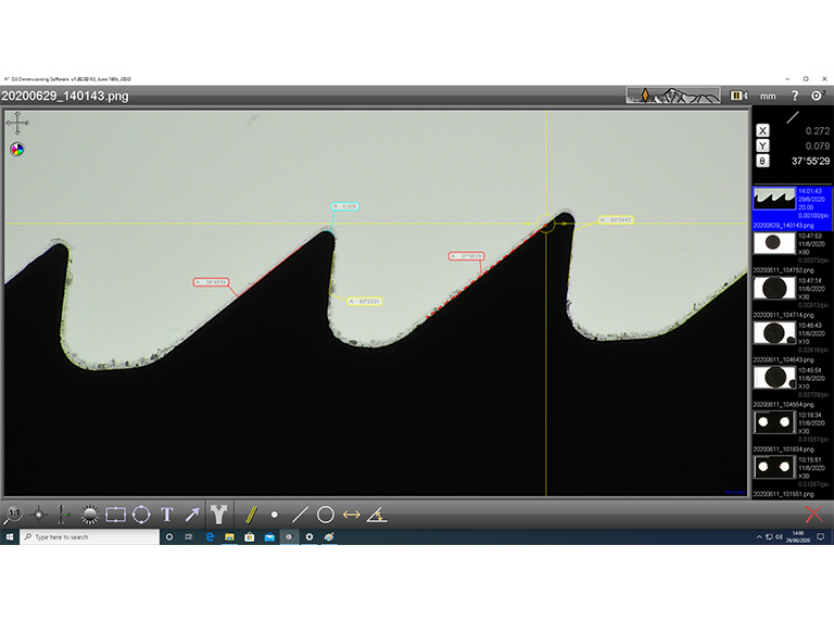 DimensionTwo software screenshot showing edge detection